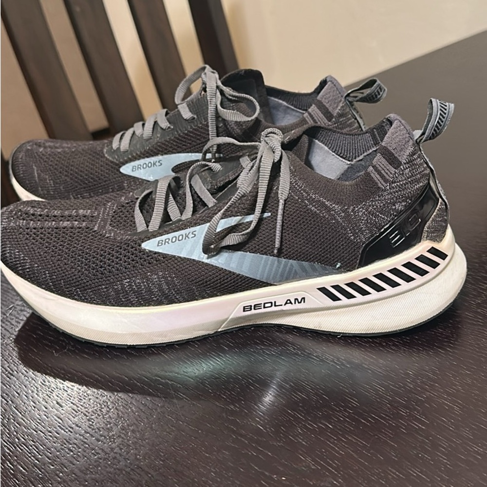 Brooks Woman’s black and white athletic shoes in great shape barely worn